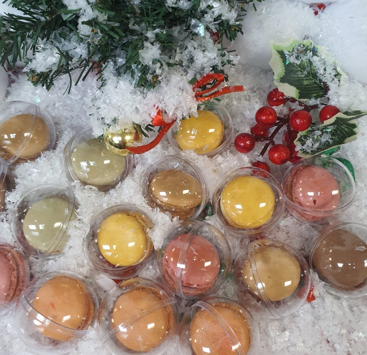 144 Christmas Macaroons Bauble's - Hire Candy Floss UKCotton CandylandMacaron